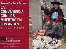 ‘La convivencia con los muertos en los Andes’,  fotografía de Ángela Brachetti-Tschohl 