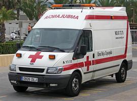 Ambulancia para Cruz Roja en Lena, donada por Cajastur