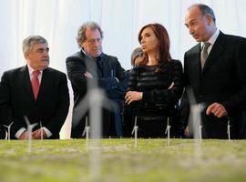 La Presidenta de Argentina exhorta a fabricar en el país paneles para generar energía solar 