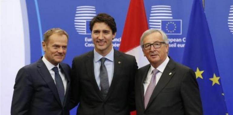 UE y Canadá firman histórico acuerdo de libre comercio