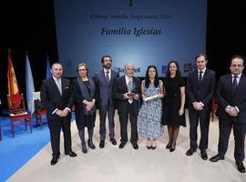 Familia Iglesias y Cartonajes VIR premio AEFAS como ejemplo asturiano