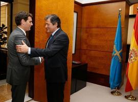 Albert Rivera pide al presidente de Asturias apoyo al Presupuesto Rajoy