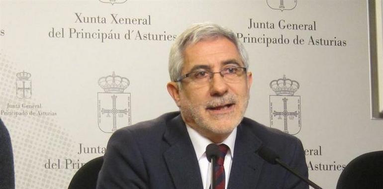 Llamazares llama a contestar la burla a Asturias de los Presupuestos Generales