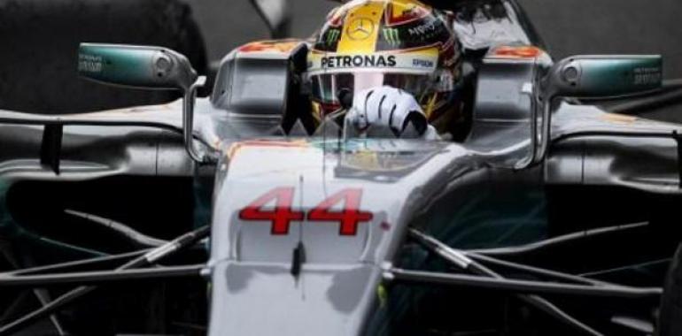 Hamilton gana el GP China y Alonso sufre una nueva avería