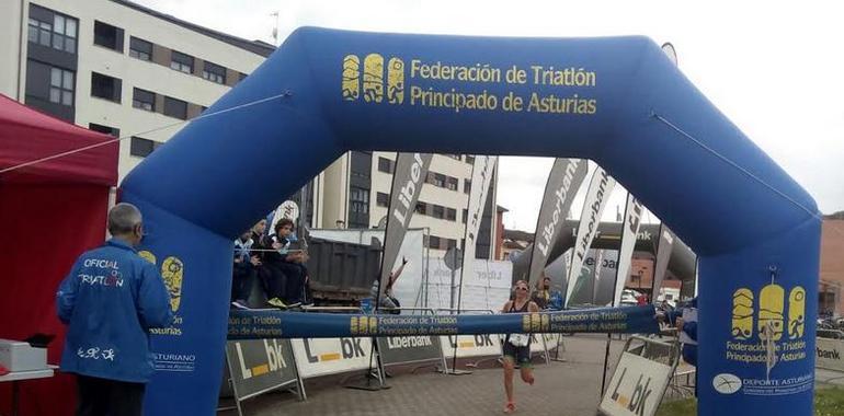 233 deportistas en el X Duatlón de Gijón