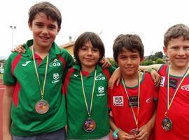 Los benjamines de atletismo del colegio Peña Tú de Llanes, plata en los Juegos Escolares de Asturias