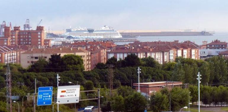 Casi seis mil pasajeros llegan el jueves a Gijón en dos cruceros