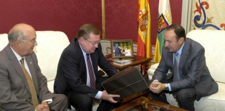 El presidente de La Rioja y el embajador de Rusia tratan las relaciones comerciales entre ambos territorios
