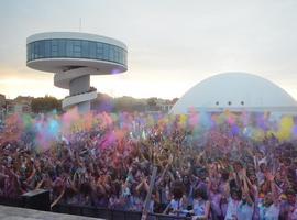 Música, color y diversión para la cuarta cita con Holi Party en el Centro Niemeyer