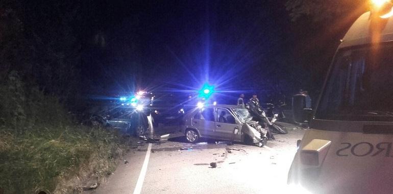 Un fallecido y un herido tras una colisión en Puente Quinzanas, Pravia