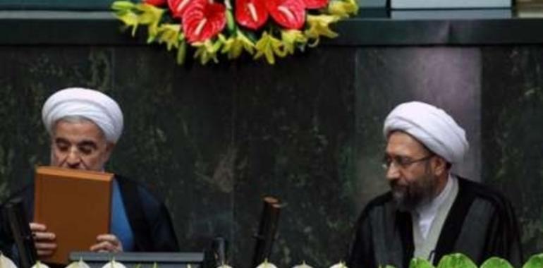 Rohani asume el cargo de presidente de Irán en su segundo mandato