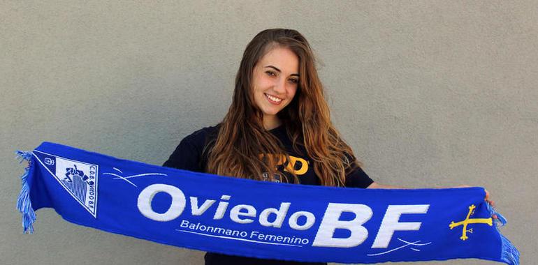 Andrea Carbajal cierra la plantilla del Oviedo Balonmano Femenino
