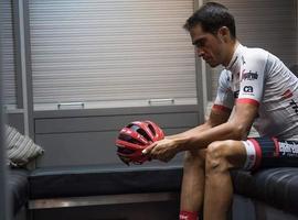 Contador convierte en una gesta su última batalla en LAngliru