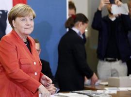 La derecha de Merkel gana en Alemania y sube la ultraderecha