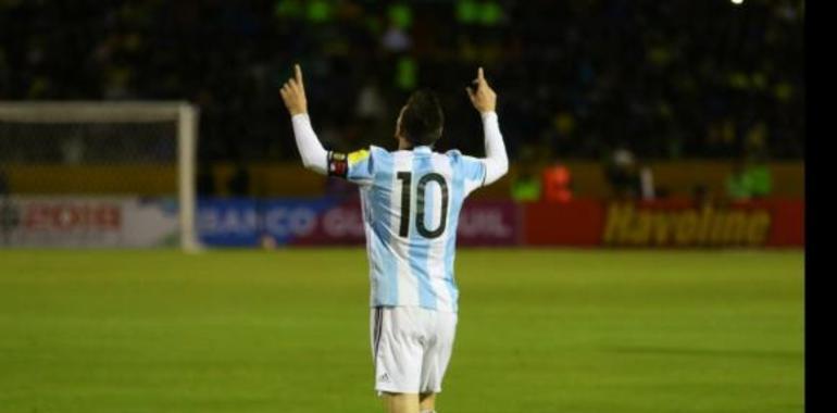 ‘San Messi’ guía a Argentina a Rusia 2018 