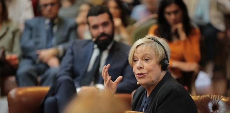 Karen Armstrong defiende el ecumenismo en Oviedo