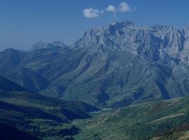 Tejerina defiende devolver su esfuerzo conservacionista a los vecinos de Picos de Europa