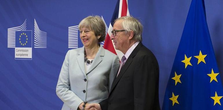 UE y Reino Unido cierran primer acuerdo para el brexit