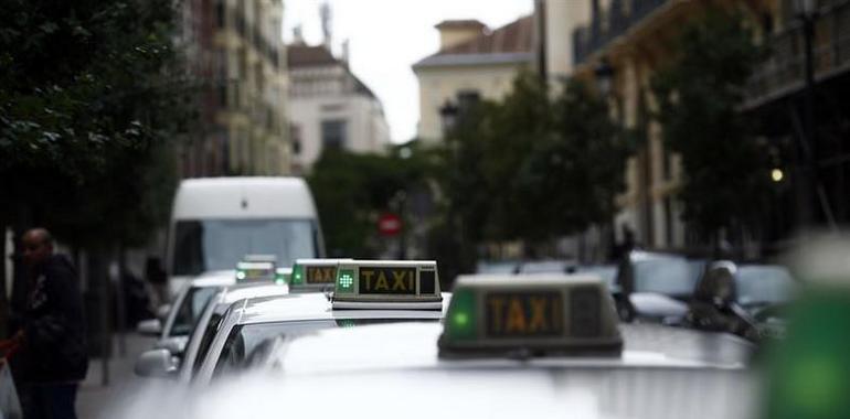 Aprobada la regulación de descansos en los taxis de Oviedo