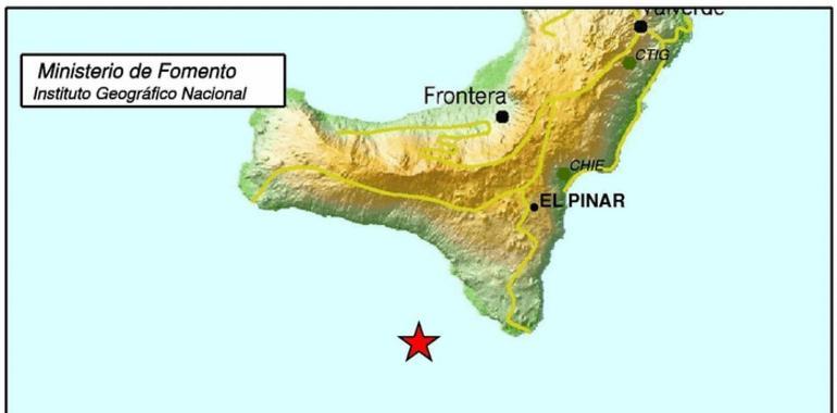 Autoridades afirman que no hay certeza de una erupción submarina en El Hierro