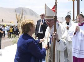 Misa en Iquique del Papa marca su tránsito de Chile a Perú