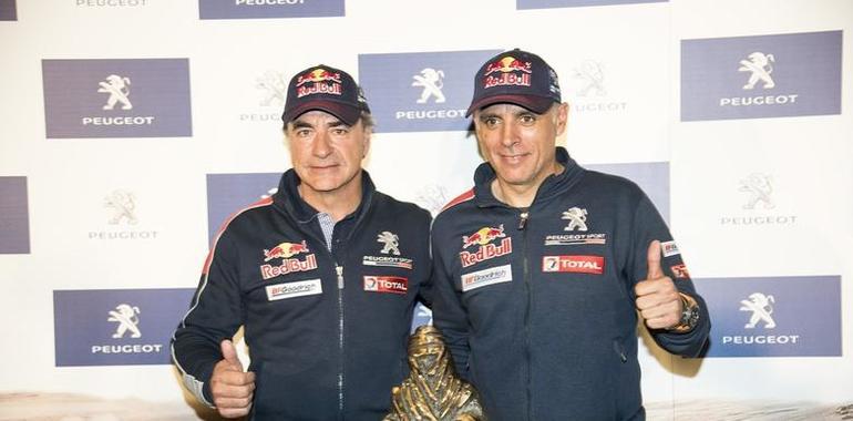 Carlos Sainz y Lucas Cruz celebran en Madrid su victoria en un Dakar histórico 