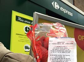UPA denuncia públicamente a Carrefour por el uso de la fresa como producto reclamo