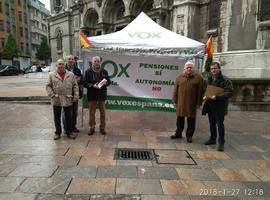 Campaña informativa de VOX en Oviedo