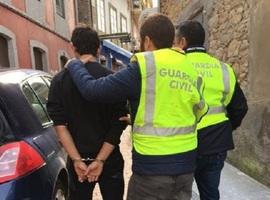 Detenidos por la Guardia Civil los supuestos autores de un robo en Pravia