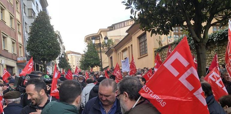 Miles de pensionistas vuelven a plantar cara al Gobierno en España