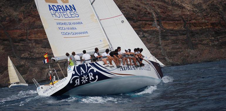 ‘Adrián Hoteles Macaronesia’ se impone en el Campeonato de España de Cruceros RI1 de Canarias