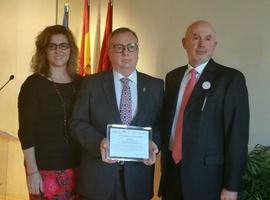 Foro de Médicos premia a la Sanidad asturiana por su apoyo a la atención primaria