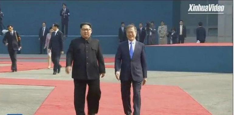 Kim Jong-un cruza la frontera para la histórica cumbre coreana