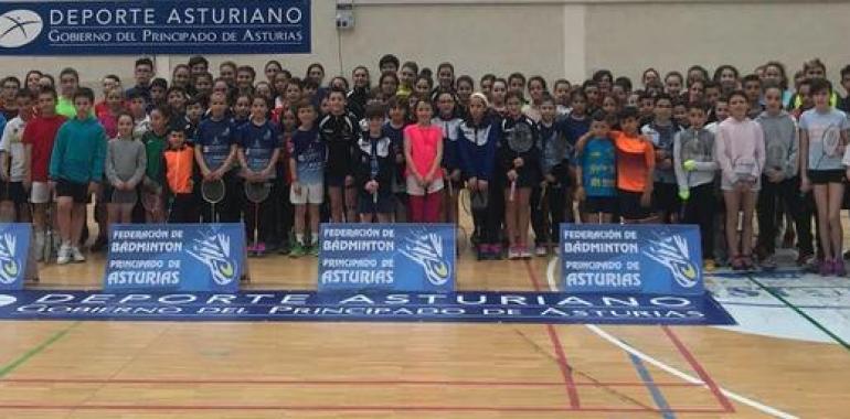 Premiados en los juegos escolares de Bádminton de Asturias
