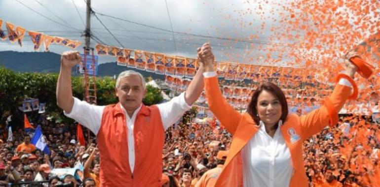 Molina gana con holgura las presidenciales de Guatemala
