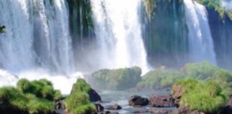 Argentina celebra la elección de las cataratas de Iguazú como Maravilla del Mundo
