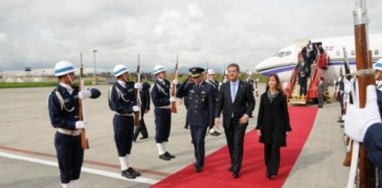 Presidente Fernández llega a Colombia donde agotará agenda oficial 