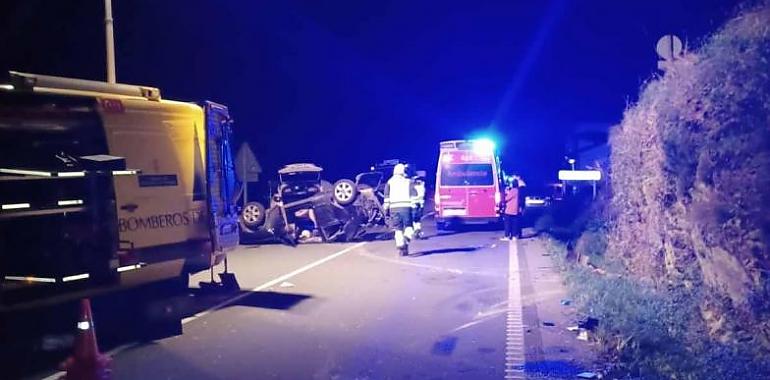 Dos heridos esta noche pasada en accidente de tráfico en la AS15 a la altura de Argancinas en Tineo