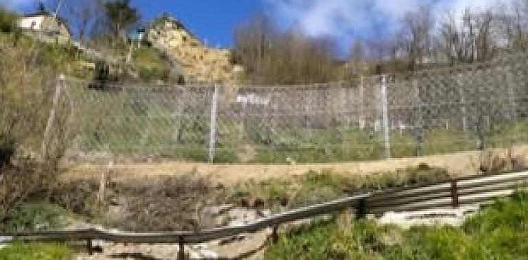 Obras de estabilización del talud de La Bárgana, en Laviana, con un coste de 237.000 euros
