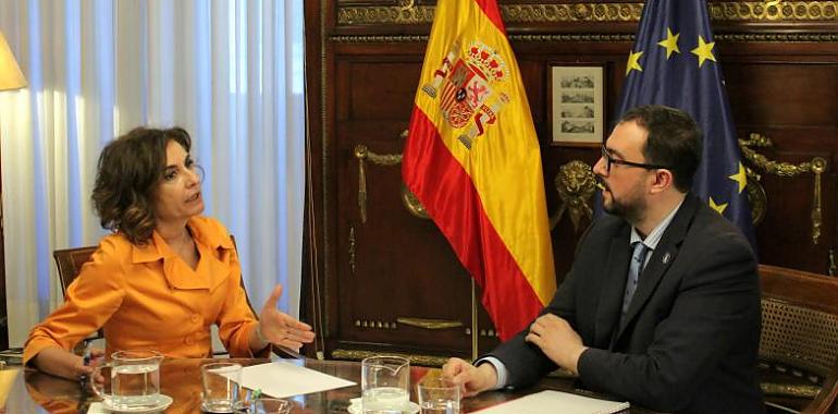 Adrián Barbón solicita a María Jesús Montero incluir a Asturias en la quita de deuda por su sólido equilibrio fiscal