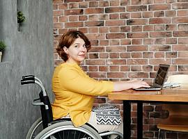 Las personas con discapacidad rozan la plena inclusión laboral: la tasa de paro baja al 21,4%, mínimo histórico