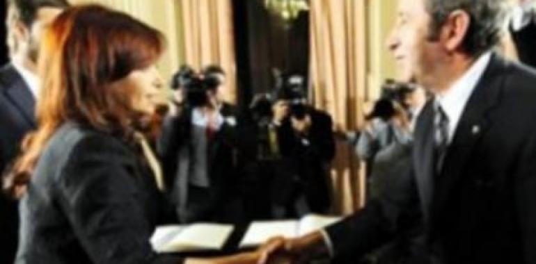 El vicepresidente Cobos tomará juramento a la presidenta argentina
