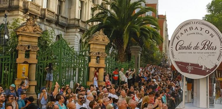 El Día de América en Asturias más participativo llena Oviedo de color, música y emoción