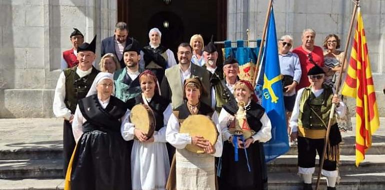 Barbón se compromete en Tarragona a apoyar el reconocimiento de asturianía del centro asturiano en su 50º aniversario