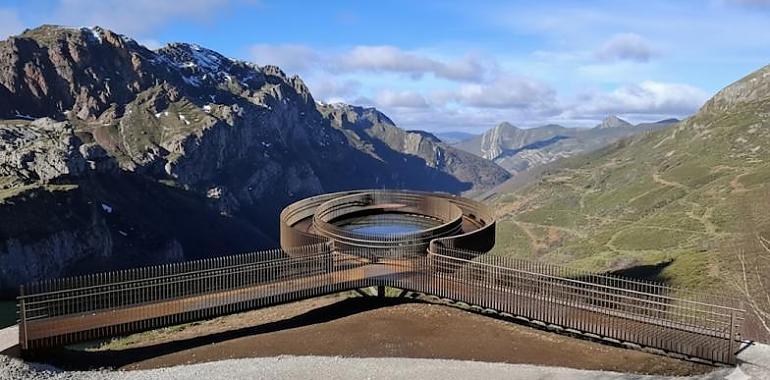 El mirador de Asturias que maravilla al mundo: un balcón único para observar osos pardos en libertad