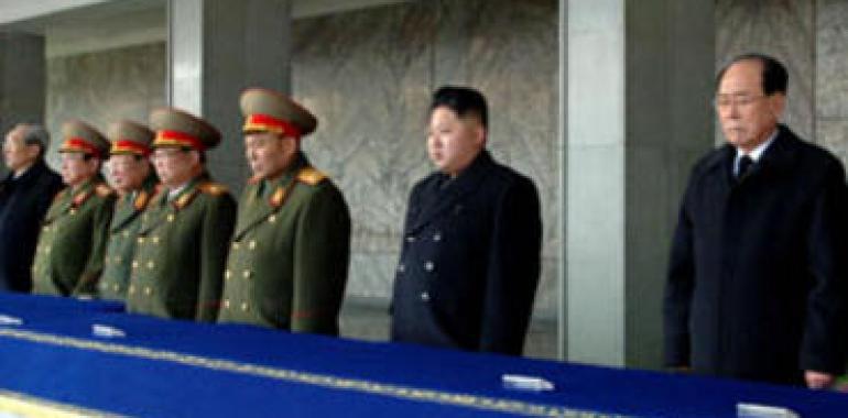 El Buró político coreano acuerda construir una gran estatua de bronce de Kim Jong Il