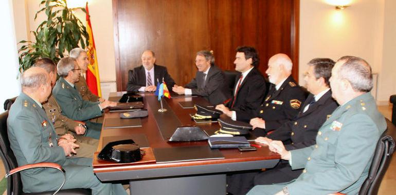 De Lorenzo se reúne con los  responsables de Fuerzas y Cuerpos de Seguridad del Estado
