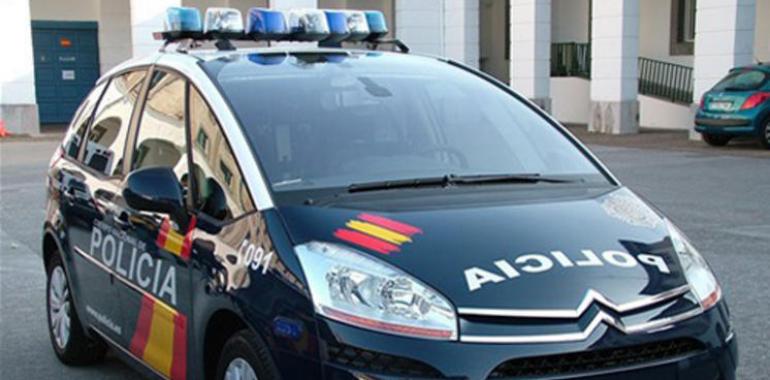 La Policía Nacional de Oviedo detiene a una chica y un chico por robo con intimidación