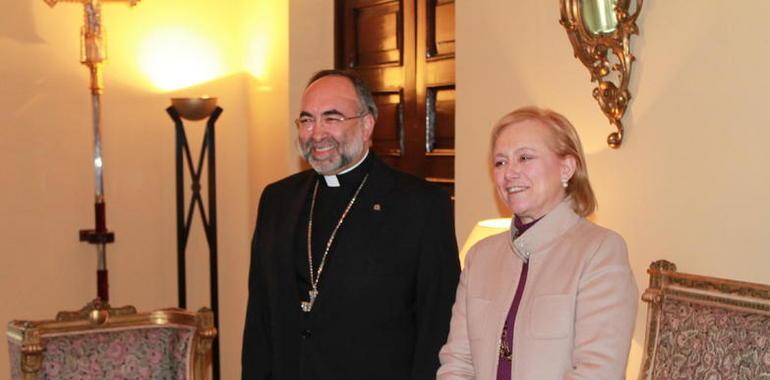 Mercedes Fernández se reunió con el Arzobispo de Oviedo