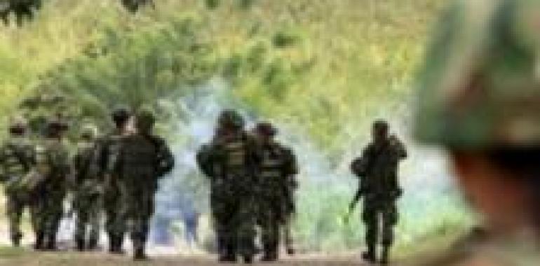 Las FARC expresan su "admiración por los familiares de los solados y policías en nuestro poder"